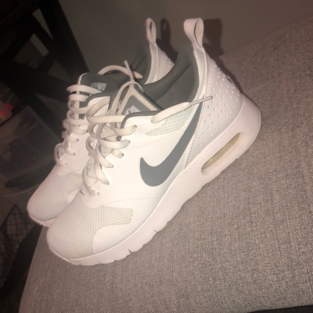 white & gray nike air max. Fits 6.5-7.5!!